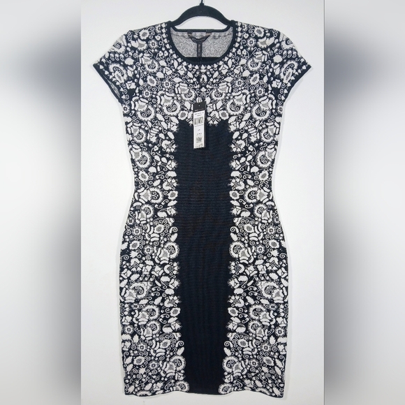 BCBGMaxAzria Dresses & Skirts - NEW BCBGMAXAZRIA FABIANA BODYCON DRESS.